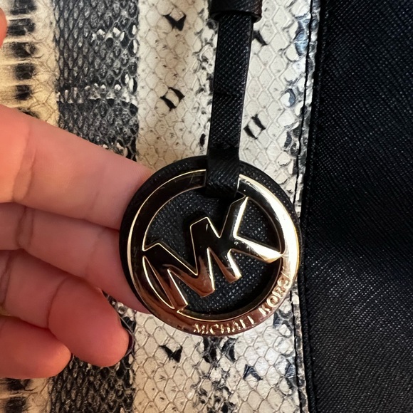 Michael Kors Hamilton Bag - Picture 12 of 12